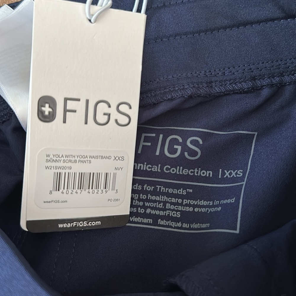Figs Yola Skinny Scrub Pants - Picture 8 of 8